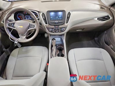 Zdjęcie 8 z 12 samochodu: 2017 CHEVROLET MALIBU LS VIN:1G1ZC5ST6HF125508 - miniatura