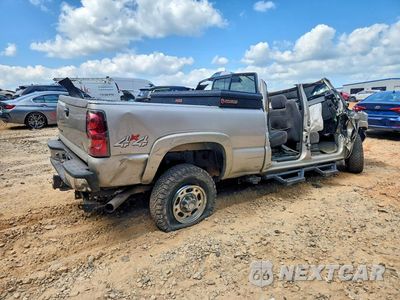 Trzecie zdjęcie samochodu z tyłu: 2006 CHEVROLET SILVERADO K2500 HEAVY DUTY VIN:1GCHK23D16F251378 - miniatura