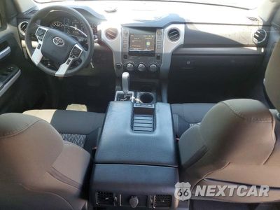 Zdjęcie 8 z 12 samochodu: 2018 TOYOTA TUNDRA CREWMAX SR5 VIN:5TFDW5F11JX748732 - miniatura