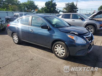 Czwarte zdjęcie samochodu z boku: 2017 NISSAN VERSA 1.6 SV VIN:3N1CN7APXHL839075 - miniatura