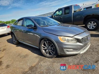Czwarte zdjęcie samochodu z boku: 2016 VOLVO S60 CROSS COUNTRY T5 VIN:YV4612UM8G2001375 - miniatura