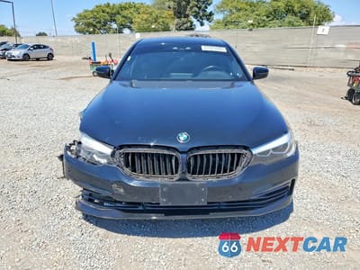 Piąte zdjęcie samochodu w środku: 2019 BMW 530 I VIN:WBAJA5C52KBX86457 - miniatura