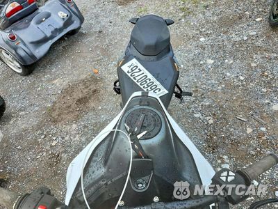 Piąte zdjęcie samochodu w środku: 2020 KTM 890 DUKE R VIN:VBKTU9400LM800583 - miniatura