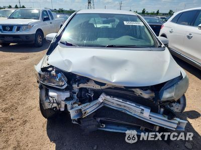 Piąte zdjęcie samochodu w środku: 2017 HONDA FIT LX VIN:JHMGK5H54HS007070 - miniatura