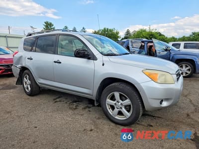 Czwarte zdjęcie samochodu z boku: 2007 TOYOTA RAV4 BASE VIN:JTMBK35V275026881 - miniatura