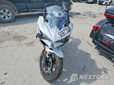 Drugie zdjęcie samochodu z przodu: 2025 KAWASAKI EX500 H VIN:ML5EXGH11SDA43973 - miniatura