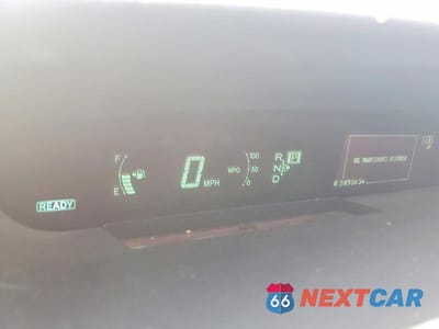 Zdjęcie 9 z 12 samochodu: 2010 TOYOTA PRIUS V VIN:JTDKN3DU6A1036277 - miniatura
