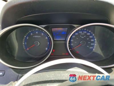 Zdjęcie 9 z 13 samochodu: 2012 HYUNDAI TUCSON GLS VIN:KM8JUCAC5CU497039 - miniatura