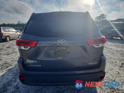 Zdjęcie 6 z 13 samochodu: 2018 TOYOTA HIGHLANDER XLE VIN:5TDJZRFH5JS525064 - miniatura