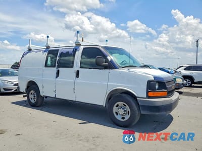 Czwarte zdjęcie samochodu z boku: 2012 CHEVROLET EXPRESS G2500 VIN:1GCWGFBA5C1201499 - miniatura