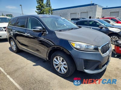 Czwarte zdjęcie samochodu z boku: 2019 KIA SORENTO L VIN:5XYPG4A34KG456302 - miniatura