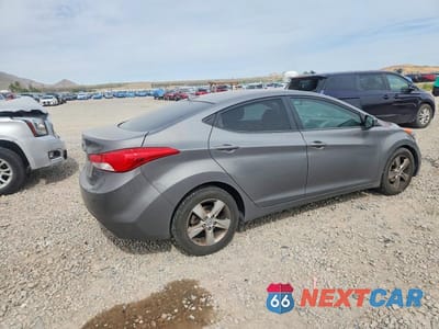 Trzecie zdjęcie samochodu z tyłu: 2013 HYUNDAI ELANTRA GLS VIN:5NPDH4AE4DH451680 - miniatura