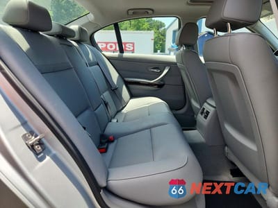 Zdjęcie 10 z 13 samochodu: 2011 BMW 328 I VIN:WBAPH7C56BE682473 - miniatura