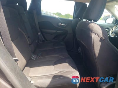 Zdjęcie 11 z 13 samochodu: 2015 JEEP CHEROKEE LATITUDE VIN:1C4PJMCS2FW509741 - miniatura