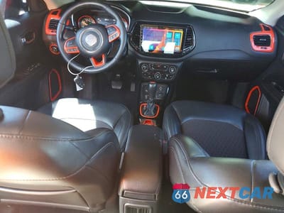 Zdjęcie 8 z 13 samochodu: 2019 JEEP COMPASS LATITUDE VIN:3C4NJDBB4KT812643 - miniatura