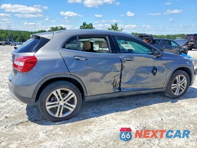 Trzecie zdjęcie samochodu z tyłu: 2019 MERCEDES-BENZ GLA 250 VIN:WDCTG4EB7KJ602900 - miniatura