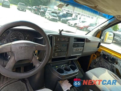 Zdjęcie 9 z 10 samochodu: 2004 GMC SAVANA CUTAWAY G3500 VIN:1GDGG31V141906479 - miniatura