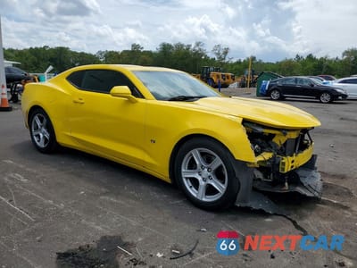 Czwarte zdjęcie samochodu z boku: 2017 CHEVROLET CAMARO LT VIN:1G1FB1RS1H0179135 - miniatura
