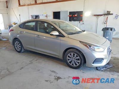Czwarte zdjęcie samochodu z boku: 2019 HYUNDAI ACCENT SE VIN:3KPC24A3XKE045772 - miniatura