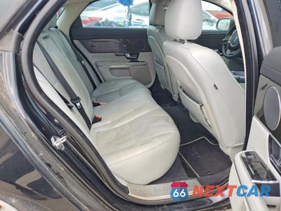 Zdjęcie 10 z 12 samochodu: 2011 JAGUAR XJ VIN:SAJWA1CB3BLV07424 - miniatura