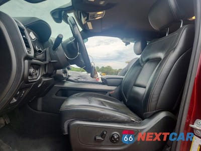 Piąte zdjęcie samochodu w środku: 2020 RAM 1500 BIG HORN VIN:1C6SRFFTXLN159836 - miniatura