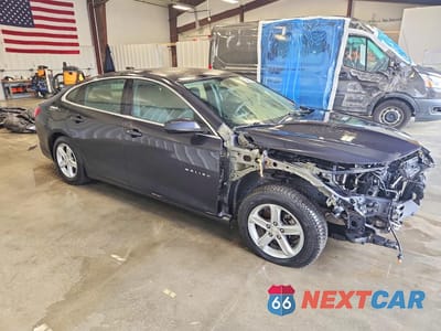 Czwarte zdjęcie samochodu z boku: 2023 CHEVROLET MALIBU LS VIN:1G1ZC5ST4PF186984 - miniatura