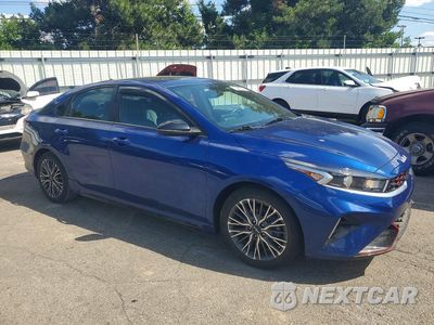 Czwarte zdjęcie samochodu z boku: 2024 KIA FORTE GT LINE VIN:3KPF54AD8RE791872 - miniatura