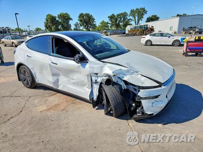 Czwarte zdjęcie samochodu z boku: 2026 TESLA MODEL Y VIN:7SAYGDEE1TF434253 - miniatura