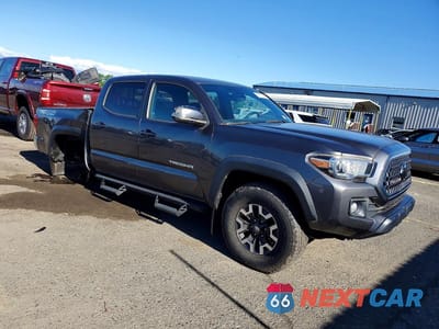 Czwarte zdjęcie samochodu z boku: 2018 TOYOTA TACOMA TRD OFF-ROAD VIN:3TMCZ5AN5JM162814 - miniatura