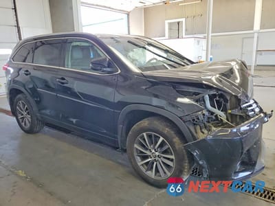 Czwarte zdjęcie samochodu z boku: 2017 TOYOTA HIGHLANDER XLE VIN:5TDJZRFH6HS461336 - miniatura