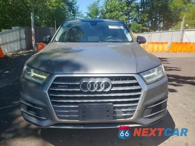 Piąte zdjęcie samochodu w środku: 2017 AUDI Q7 PREMIUM PLUS VIN:WA1LHAF70HD046474 - miniatura