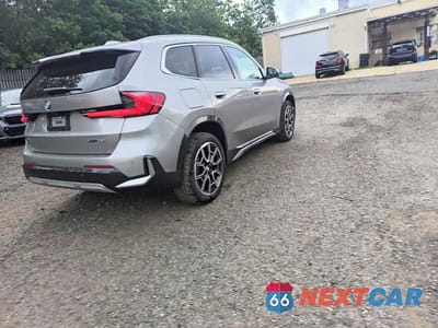 Czwarte zdjęcie samochodu z boku: 2026 BMW X1 XDRIVE28I VIN:WBX73EF01T5481669 - miniatura