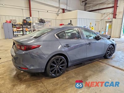 Trzecie zdjęcie samochodu z tyłu: 2024 MAZDA 3 PREFERRED VIN:3MZBPBCM9RM412875 - miniatura