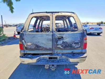 Zdjęcie 6 z 12 samochodu: 2001 CHEVROLET SUBURBAN K1500 VIN:3GNFK16T01G205317 - miniatura
