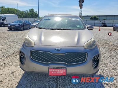 Piąte zdjęcie samochodu w środku: 2018 KIA SPORTAGE LX VIN:KNDPMCAC7J7303914 - miniatura