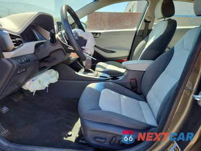 Zdjęcie 7 z 13 samochodu: 2020 HYUNDAI IONIQ SE VIN:KMHC75LC5LU233117 - miniatura