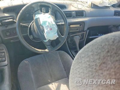 Zdjęcie 8 z 13 samochodu: 2001 TOYOTA CAMRY LE VIN:4T1BG22K11U867444 - miniatura