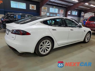Trzecie zdjęcie samochodu z tyłu: 2018 TESLA MODEL S VIN:5YJSA1E25JF244333 - miniatura