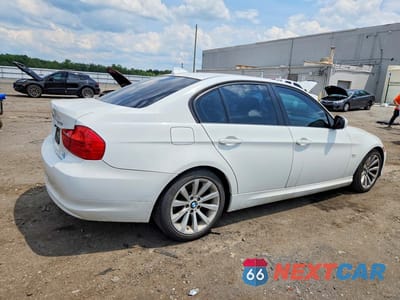 Trzecie zdjęcie samochodu z tyłu: 2011 BMW 328 I SULEV VIN:WBAPH5G50BNM78413 - miniatura