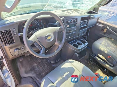 Zdjęcie 8 z 14 samochodu: 2025 CHEVROLET EXPRESS G2500 VIN:1GCWGAFP1S1280718 - miniatura