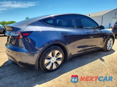 Trzecie zdjęcie samochodu z tyłu: 2021 TESLA MODEL Y VIN:5YJYGDEE3MF160567 - miniatura