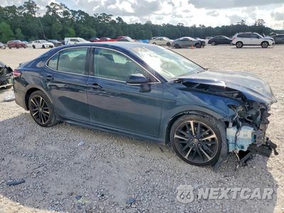 Czwarte zdjęcie samochodu z boku: 2020 TOYOTA CAMRY XSE VIN:4T1K61AKXLU982691 - miniatura