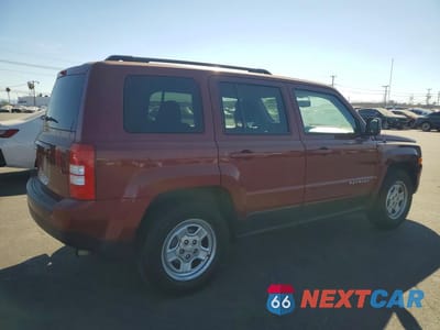 Trzecie zdjęcie samochodu z tyłu: 2016 JEEP PATRIOT SPORT VIN:1C4NJPBA4GD811515 - miniatura