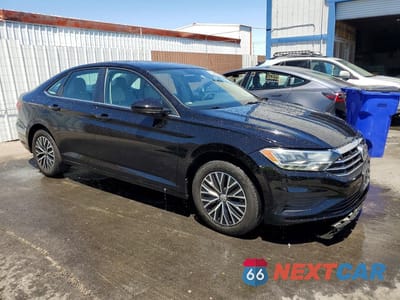 Czwarte zdjęcie samochodu z boku: 2020 VOLKSWAGEN JETTA S VIN:3VWC57BU6LM094875 - miniatura