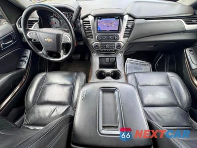 Zdjęcie 9 z 10 samochodu: 2018 CHEVROLET SUBURBAN K1500 LT VIN:1GNSKHKC9JR267568 - miniatura