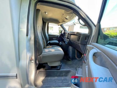 Piąte zdjęcie samochodu w środku: 2014 CHEVROLET EXPRESS G3500 VIN:1GB0G2CG8E1143526 - miniatura
