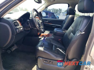 Zdjęcie 7 z 13 samochodu: 2009 CHEVROLET SUBURBAN K1500 LTZ VIN:1GNFK36309R190888 - miniatura