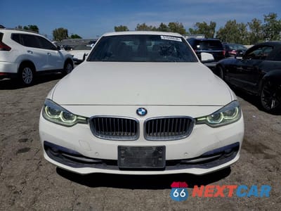 Piąte zdjęcie samochodu w środku: 2017 BMW 330E VIN:WBA8E1C59HK480005 - miniatura