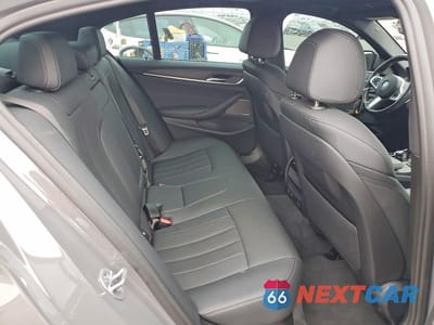 Zdjęcie 10 z 12 samochodu: 2022 BMW 530E VIN:WBA13AG07NCK61992 - miniatura