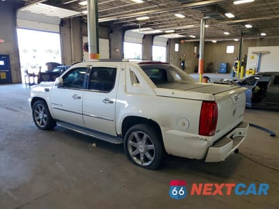 Drugie zdjęcie samochodu z przodu: 2011 CADILLAC ESCALADE EXT LUXURY VIN:3GYT4MEFXBG194230 - miniatura